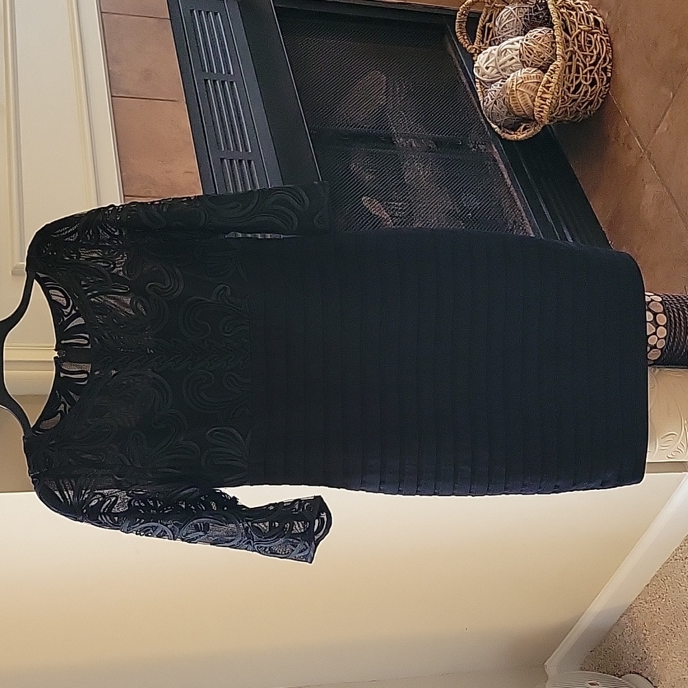 Beautiful Adrianna Papell black dress